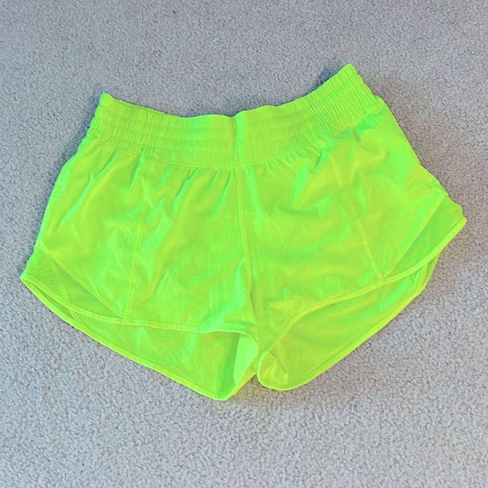 Lululemon hotty hot high rise 2.5” inseam shorts size 8